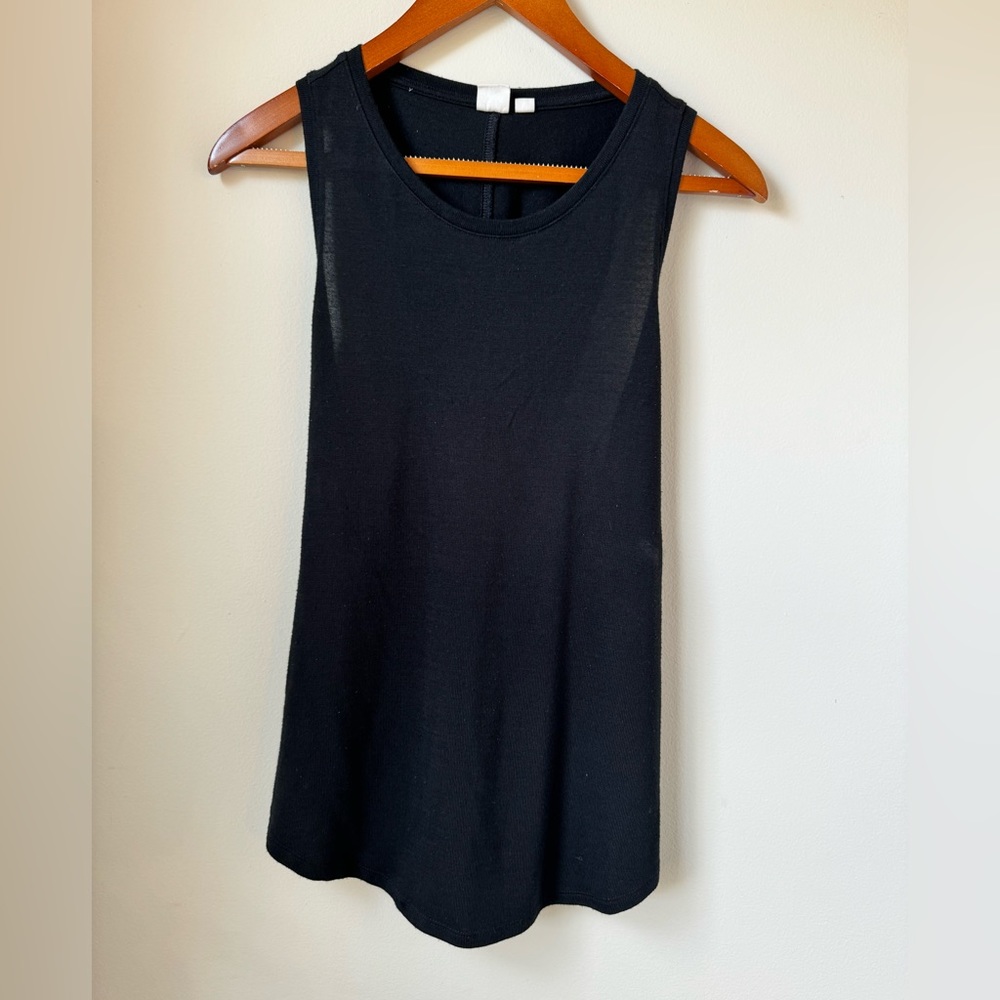 Gap crisscross back tank lightweight knit top